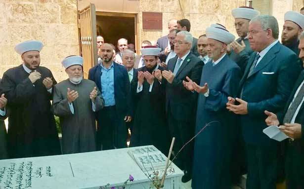 دريان زار ضريح المفتي حسن خالد: كان يعرف أنه مستهدف