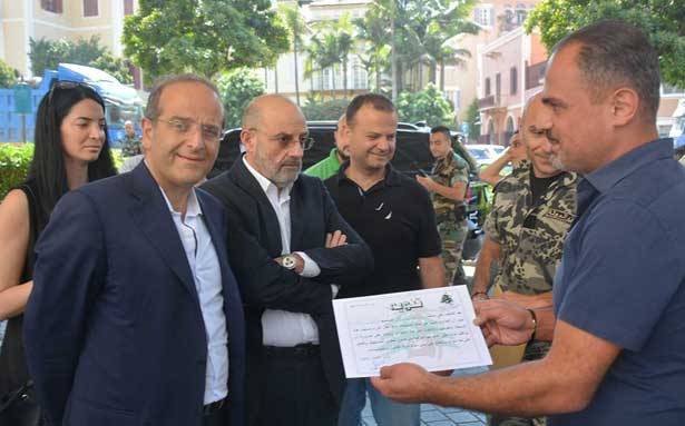 خوري والصراف تفقدا محطات المحروقات
للتأكد من التزامها المعايير والمواصفات