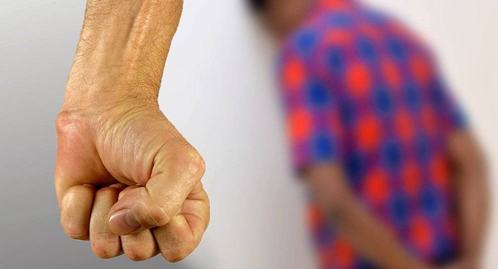 بالفيديو...ملك المواد الإباحية في أمريكا استغل أطفالا فلبينيين