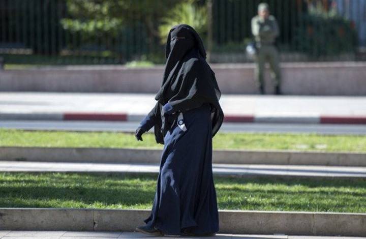 غرامة 170 دولارا لمن ترتدي النقاب في...