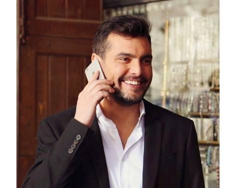بالفيديو- بعد انتشار صور له على انه زوج وفاء الكيلاني ... هذا ما كشفه الممثل السوري سامر اسماعيل للمرة الاولى!!