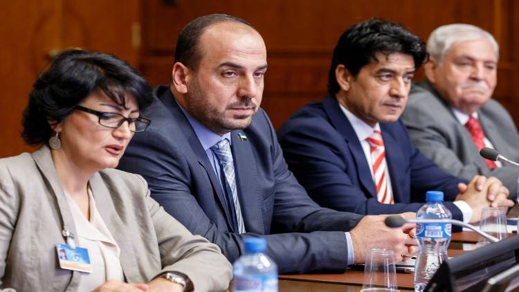 وفد المعارضة السورية يدعو لتشكيل هيئة حكم انتقالية