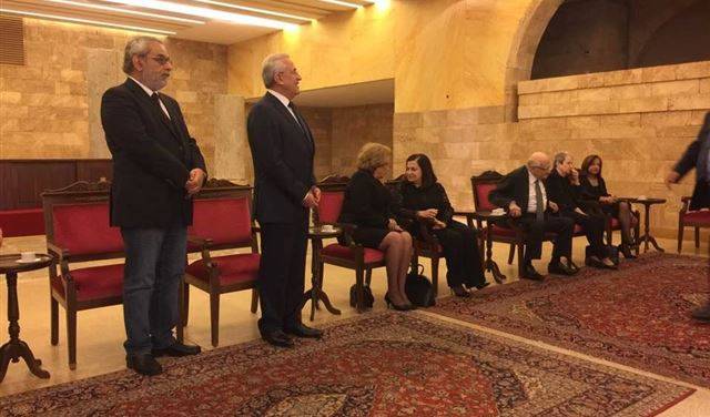 بالصورة:  رغم خلافات عون وسليمان "السيدة الأولى" تجمعهما!