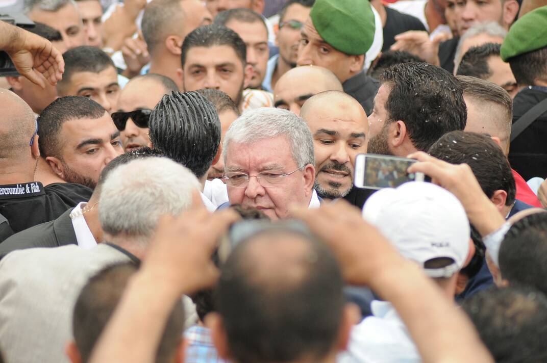 المشنوق بدأ جولة في الشمال وحشود اوقفت موكبه في البداوي ترحيبا
