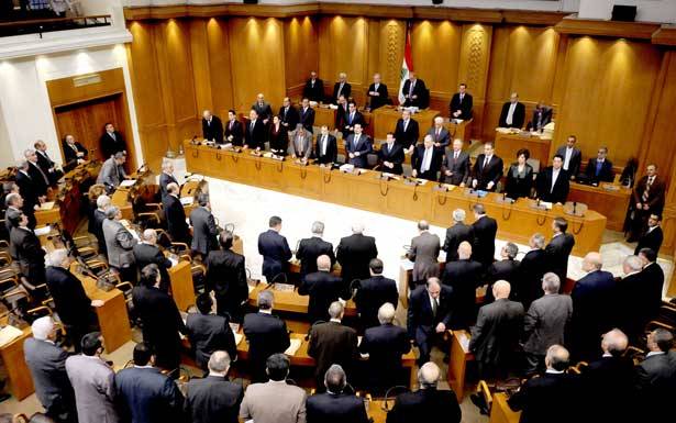 الرئاسة في مرمى الحملات السياسية المتنقلة