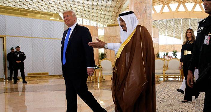 بالفيديو.. ترامب وميلانيا يبديان إعجابهما بصورة الحرم المكي