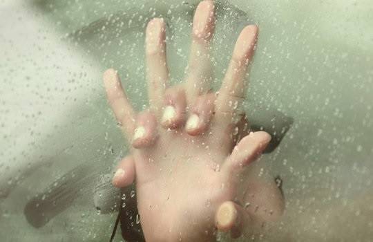 ستيني يُعاشر ابنته العشرينية.. ثمّ يقتلان شقيقتها!