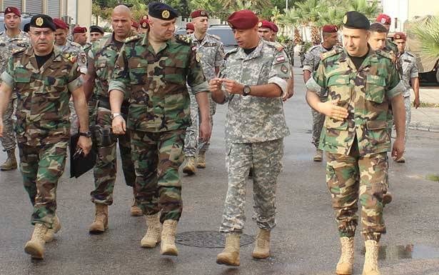 تفقّد ثكنة مغاوير البحر والتقى زواراً
قائد الجيش أكّد مُواصلة تنفيذ العمليّات الإستباقيّة ضدّ الإرهابيين