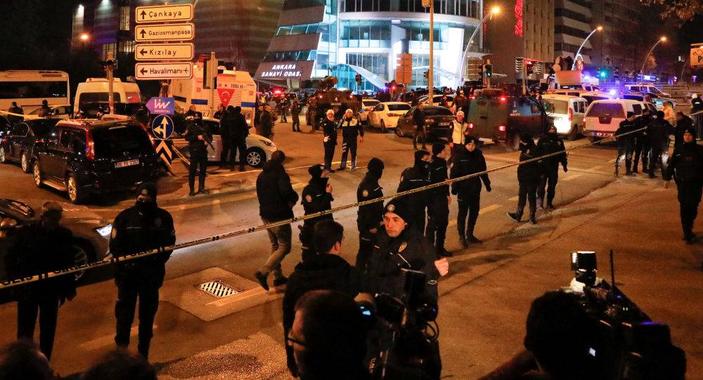 عمدة أنقرة: مسلحا "داعش" اللذان صفيا يوم أمس خططا لهجوم إرهابي خلال اجتماع الحزب الحاكم
