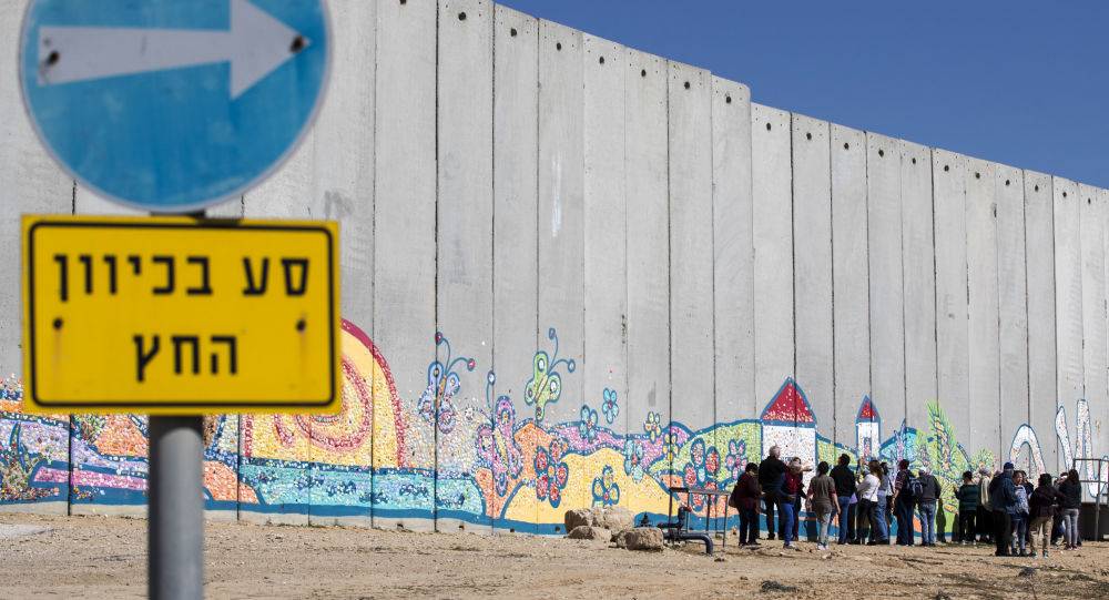 "إسرائيل" تقدم بعض التنازلات للفلسطينيين قبل زيارة ترامب
