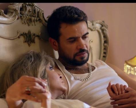 بالصور- فنانة عربية  تدخل المستشفى فجأة.. هذا وضعها الصحي!