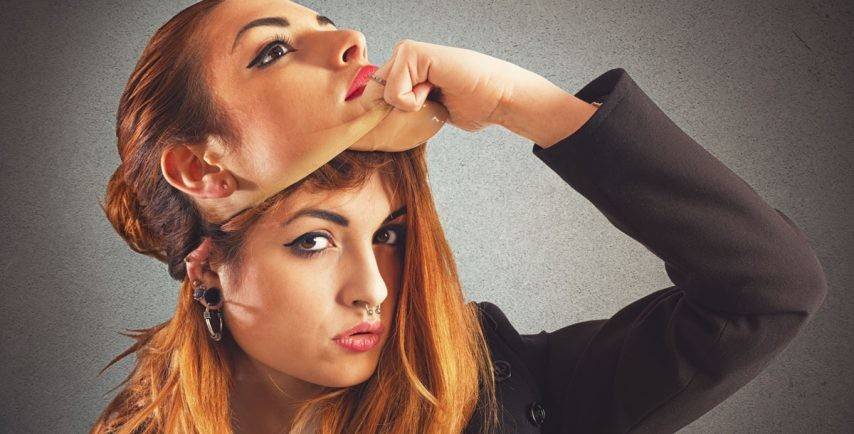 7 عبارات تخدعين بها نفسك!