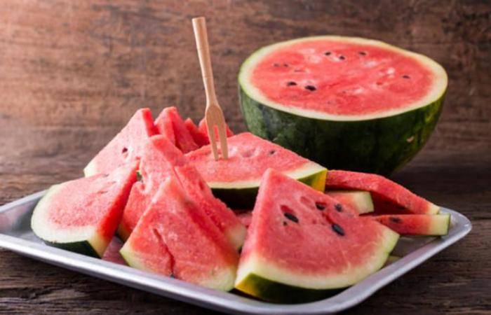 5 نصائح لشراء بطيخة حمراء