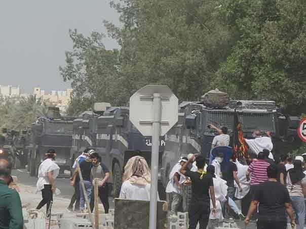 قتيل ومئة جريح بإطلاق قوات الأمن البحرينية النارعلى متظاهرين الدراز