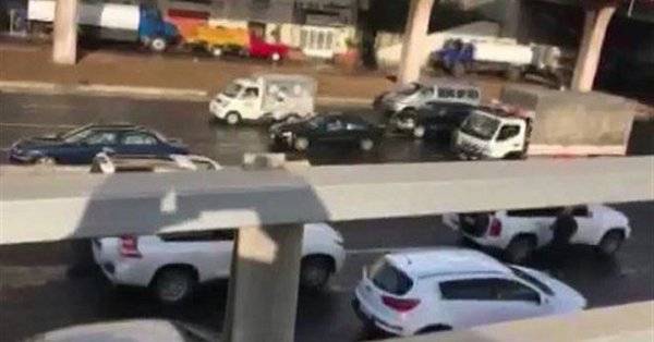 بالفيديو - "زيح يا حيوان.. عاليمين".. هكذا تعرّض موكب أمني لمواطن على اوتوستراد الضبيّة