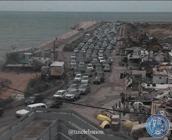 حركة المرور كثيفة على الطريق البحرية انطلياس باتجاه بيروت (التحكم المروري)