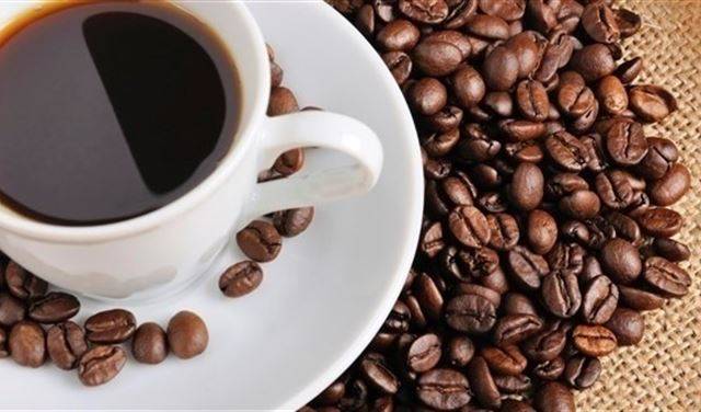 لن تتوقّعوا سبب شرب الماء قبل القهوة والشاي!