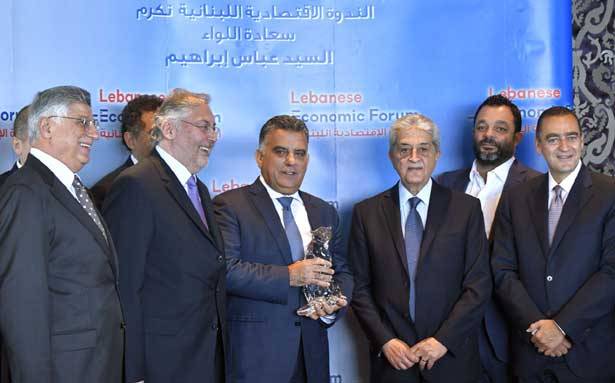 الندوة الإقتصاديّة كرّمت المدير العام للأمن العام
اللواء ابراهيم : سنبقى نعمل بجهد لخلق بيئة أمنيّة نظيفة