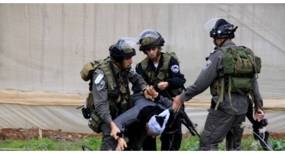 نقل 60 أسيرا فلسطينيا مضربا عن الطعام إلى المستشفيات