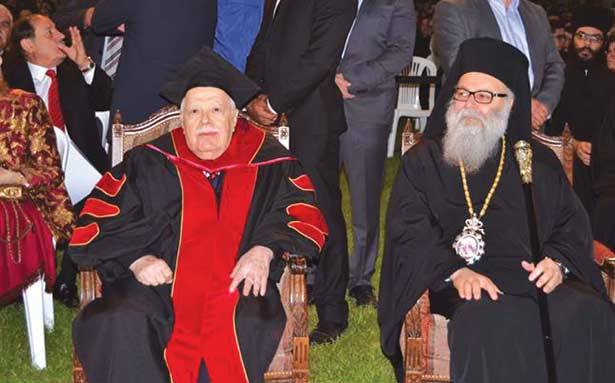 اول دكتوراه فخرية تمنحها جامعة البلمند للرئيس عصام فارس