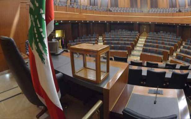 بري متمسك بدورة استثنائية والا؟