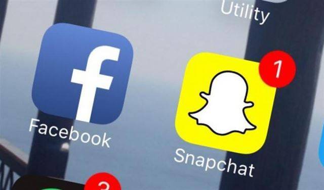 "سناب شات" تضرب "فايسبوك"