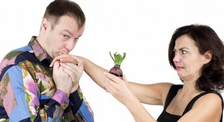 تصرفات يشعل بها الرجل غضب المرأة دون أن يدري