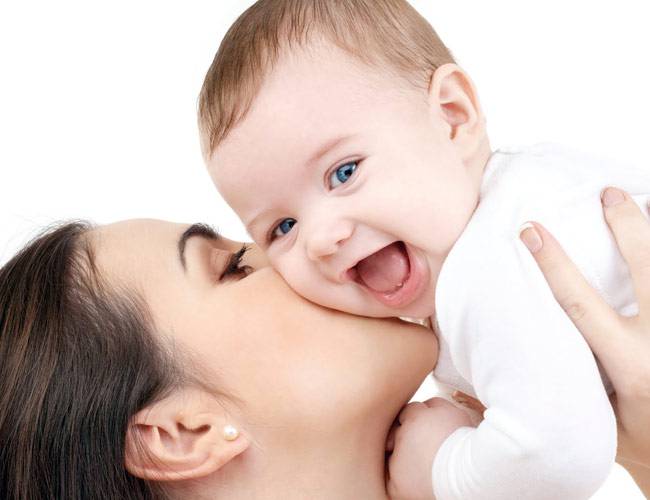 هل تصوّرتِ يوماً أنّ الدغدغة يمكن أن تضرّ طفلك؟