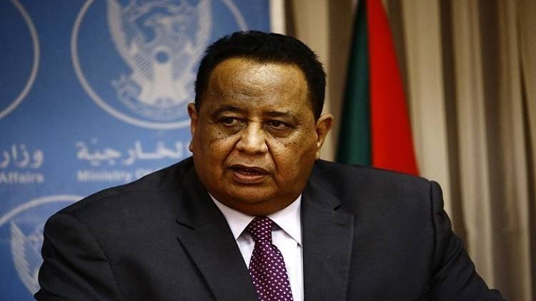 وزير الخارجية السوداني يرجئ زيارته للقاهرة إزاء توتر العلاقات