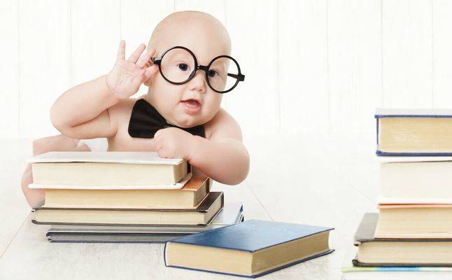 7 علامات تدل على أنّ ذكاء طفلك يفوق المعدل!