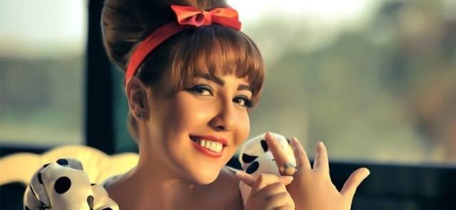 بعد أزمة زوجها.. مي كساب تتلقى ضربة جديدة!!