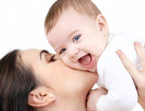 هل تصوّرتِ يوماً أنّ الدغدغة يمكن أن تضرّ طفلك؟