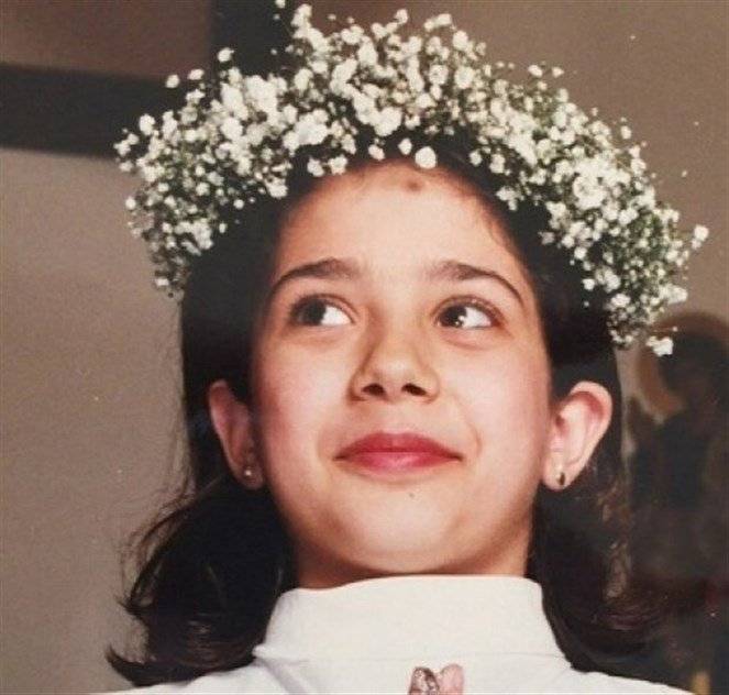 هذه الطفلة الصغيرة أصبحت ملكة جمال وممثلة لبنانية جميلة!