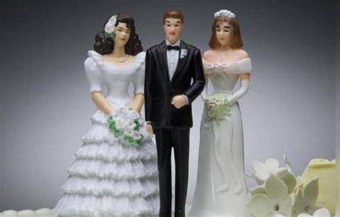 اختارت صديقتها ضرة لها.. فألهبت قصتهما مواقع التواصل