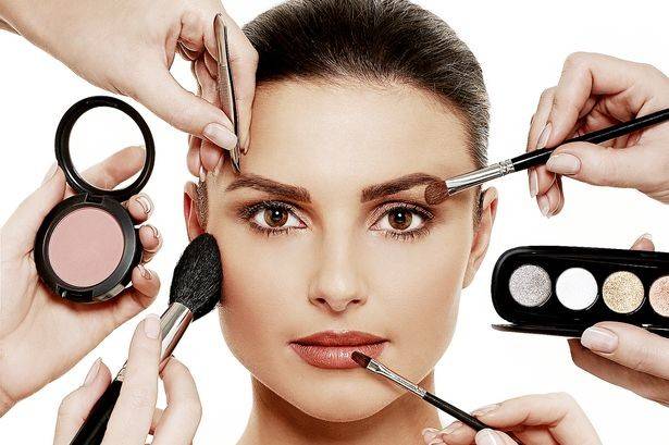 9 بدائل طبيعية لإزالة مستحضرات التجميل