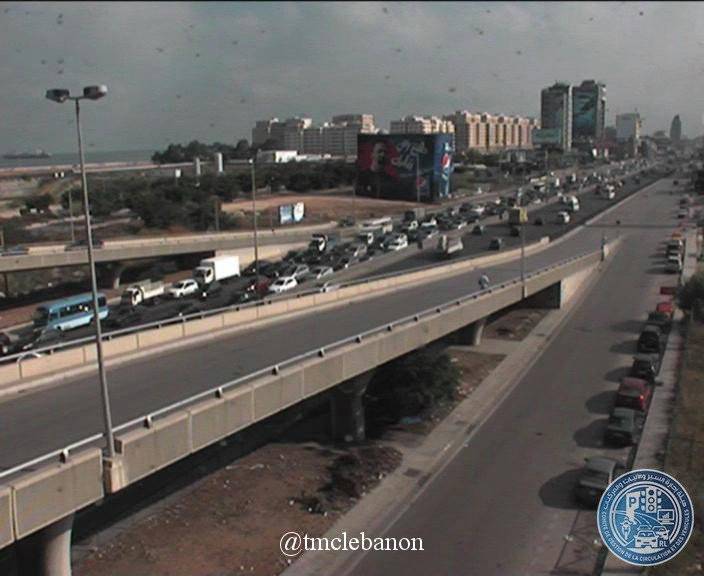 حركة المرور كثيفة من النقاش باتجاه  انطلياس وصولا الى  الزلقا (التحكم المروري)