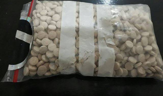 يروج المخدرات في عدد من مناطق الضاحية