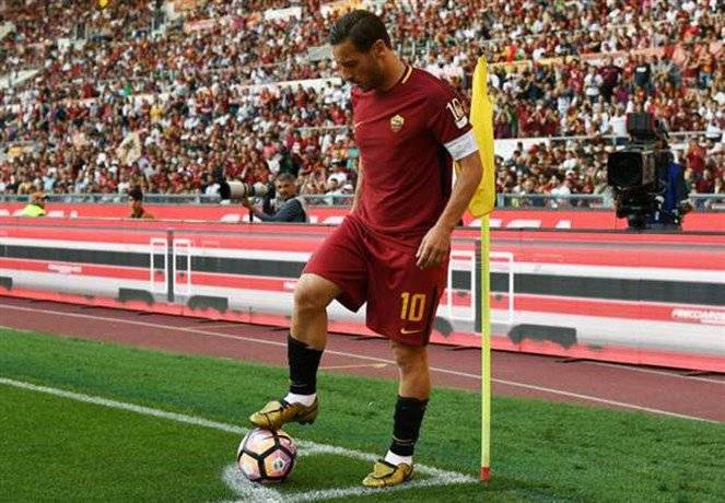 برشلونة يودع توتي في ليلة روما الحزينة