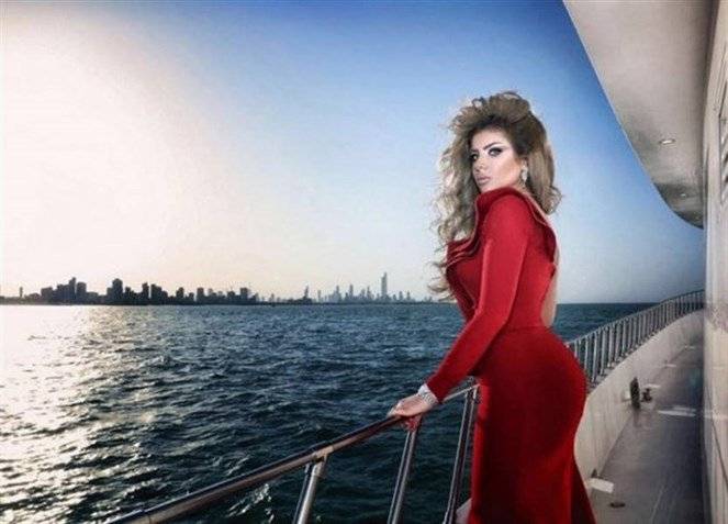 حليمة بولند: 