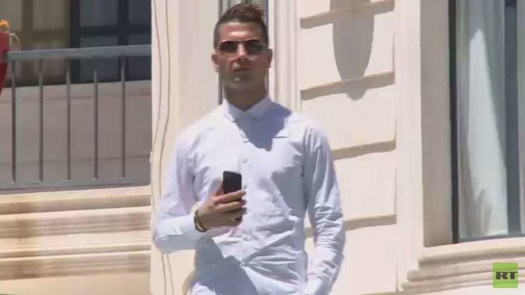 بالفيديو.. بعد ميسي الإيراني رونالدو أيضا!