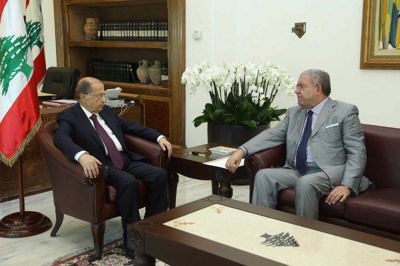 عون مستقبلاً المشنوق: لضبط الفلتان الامني في منطقتي بعلبك والبقاع