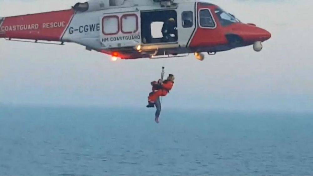 تسلقوا الجبال بدون معدات.. وهذا ما حلَّ بهم!