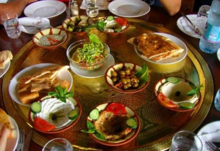 ملعقة من هذا الطعام على السحور ولن تشعر بالإرهاق في رمضان!