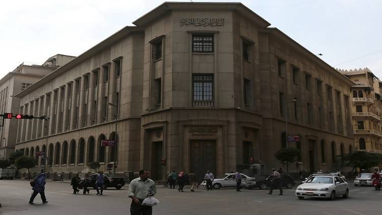 احتياطيات مصر تتعافى وتقترب من مستوياتها في عهد مبارك