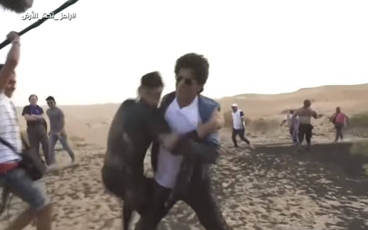 بالفيديو: بعدما وقع ضحيته.. شاروخان يردّ الصاع صاعين لرامز جلال!