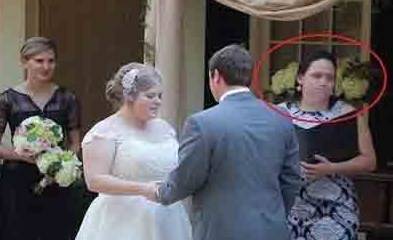 فيديو مُقرف.. تقيأت بزفاف شاهده مليون و300 ألف شخص!