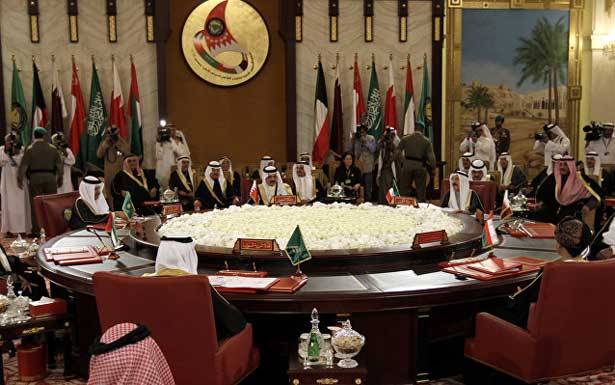 أزمة قطر مع «جيرانها» قد تُكبّد الجميع الخسارات
المقاطعة تقوّض التبادلات التجاريّة والإستثماريّة
أسواق النفط نحو الهبوط و«أوبك» نحو المجهول