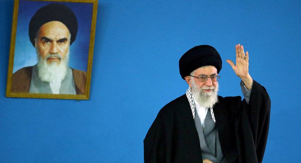 خامنئي يحذر من هجرة الإرهاب إلى آسيا