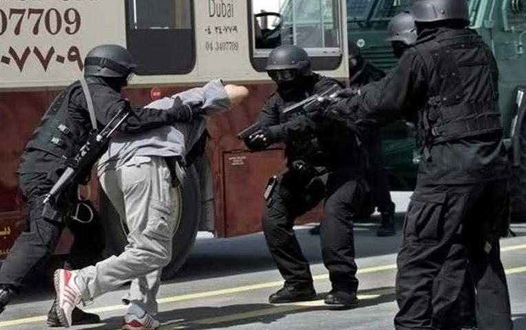 بقوانين "قراقوش" ورشوة ويكيبيديا!.. هكذا تنتهك الإمارات حقوق مواطنيها