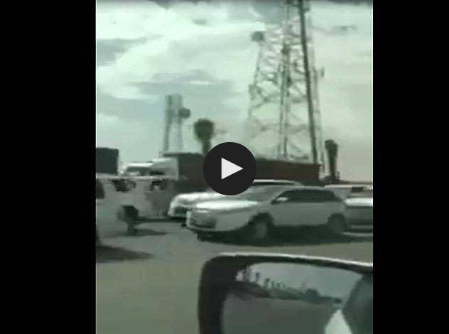 بالفيديو: طوابير من القطريين يغادرون السعودية